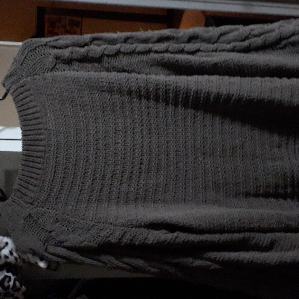 Sweater - Picture 3 of 4